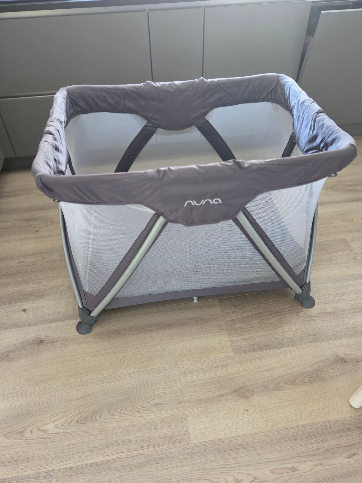 Nuna campingbedje, makkelijk in te klappen en op te zetten, Kinderen en Baby's, Ophalen of Verzenden, Reisbedje