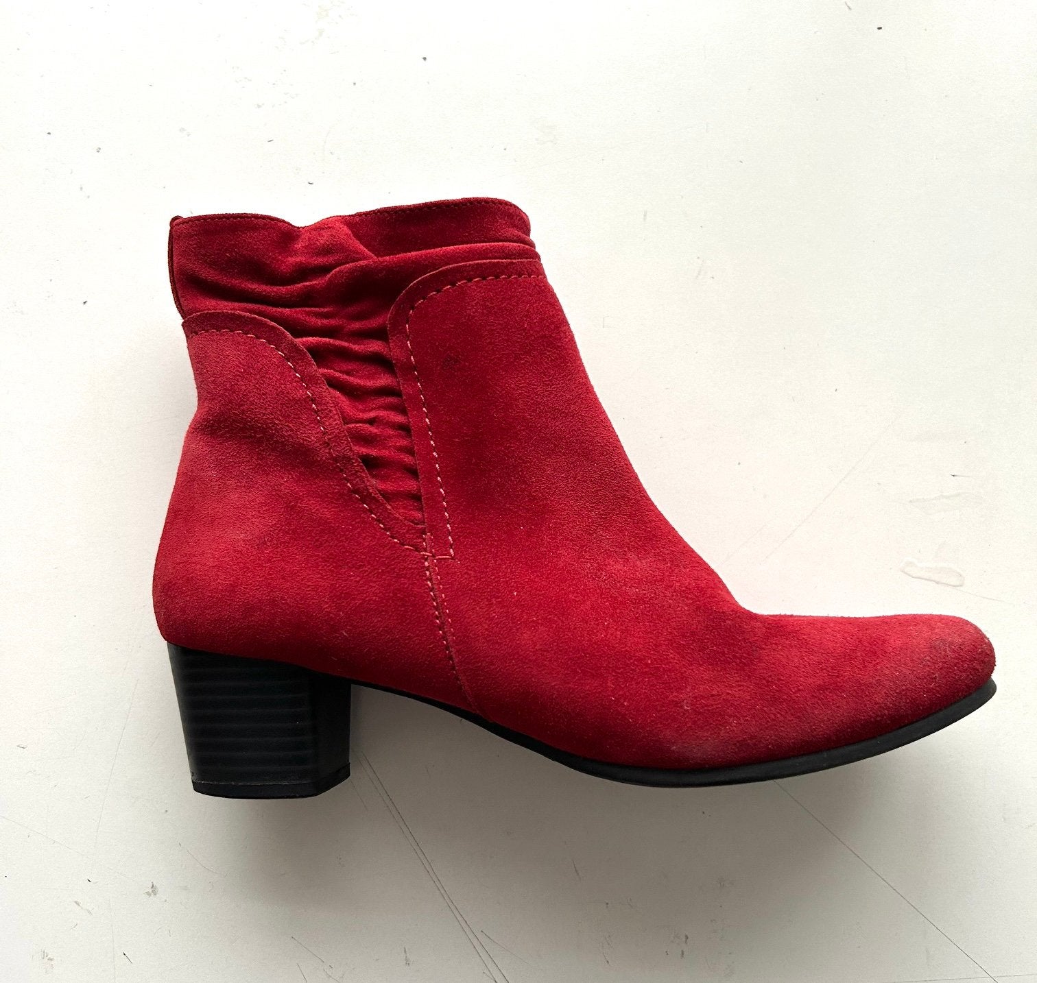 Echt suede rode laarsjes maat 6.5 = maat 40, Kleding | Dames, Verzenden, Zo goed als nieuw, Rood