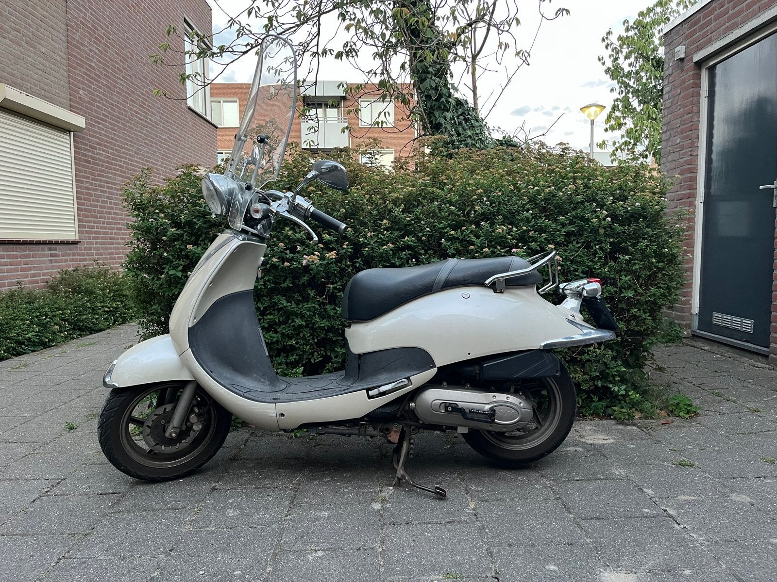 SYM scooter inclusief helm en hangslot, Ophalen, Gebruikt, Benzine, SYM