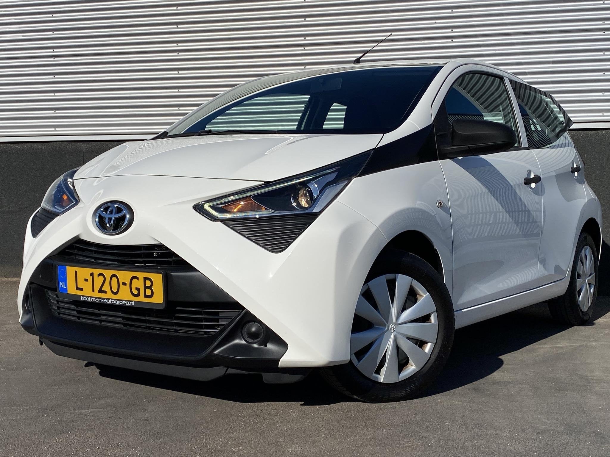 Toyota Aygo 1.0 VVT-i x-fun Nederlandse auto, start/stop sys, Voorwielaandrijving, Dealer onderhouden, Stof, Gebruikt