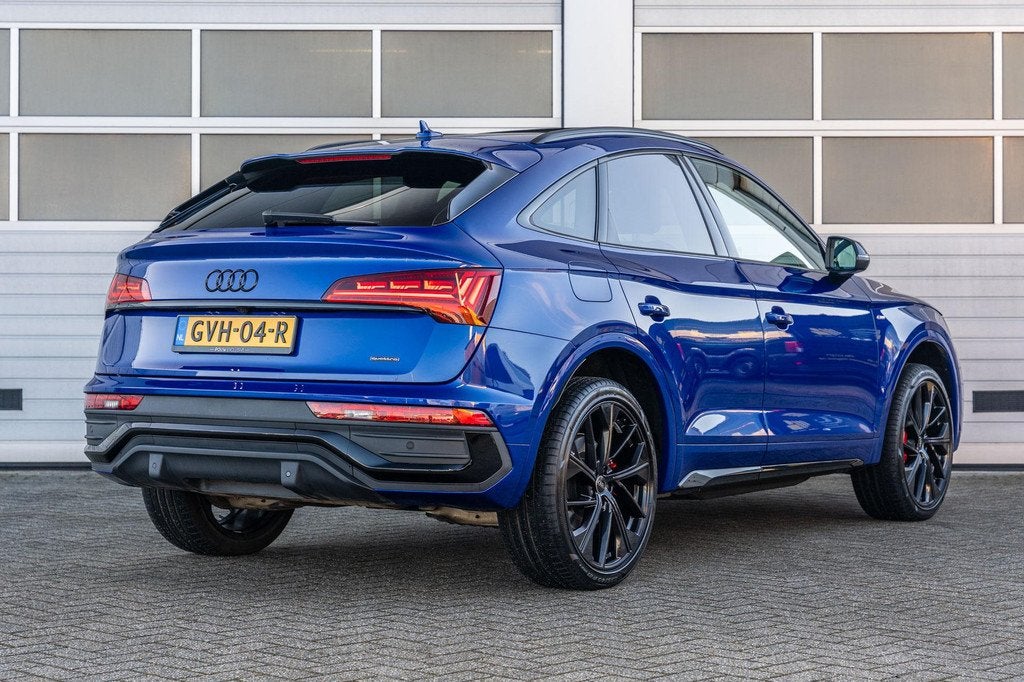 Audi Q5 Sportback 55 TFSIe 367pk quattro S edition Competiti, Auto's, Audi, Automaat, Gebruikt, 4 cilinders, Blauw
