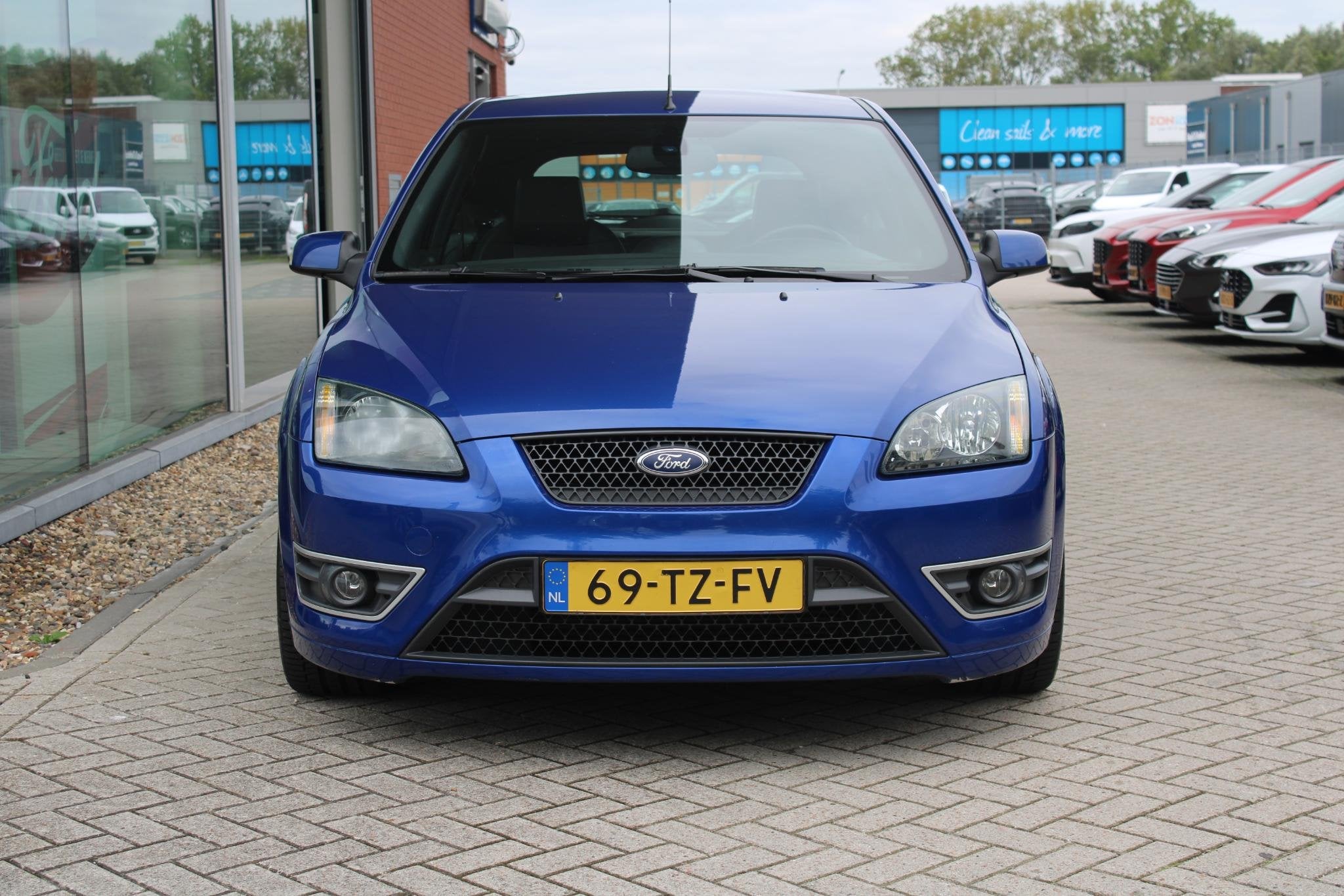 Ford Focus 2.5-20V ST 225pk | 1e Eigenaar NL Auto! | Recaro, Verwarmde buitenspiegels, Gebruikt, Zwart, Handgeschakeld