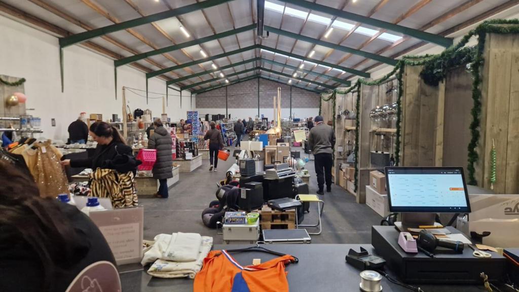 Heelveel kringloop en artikelen uit falisementen, Ophalen, Gebruikt, X, X