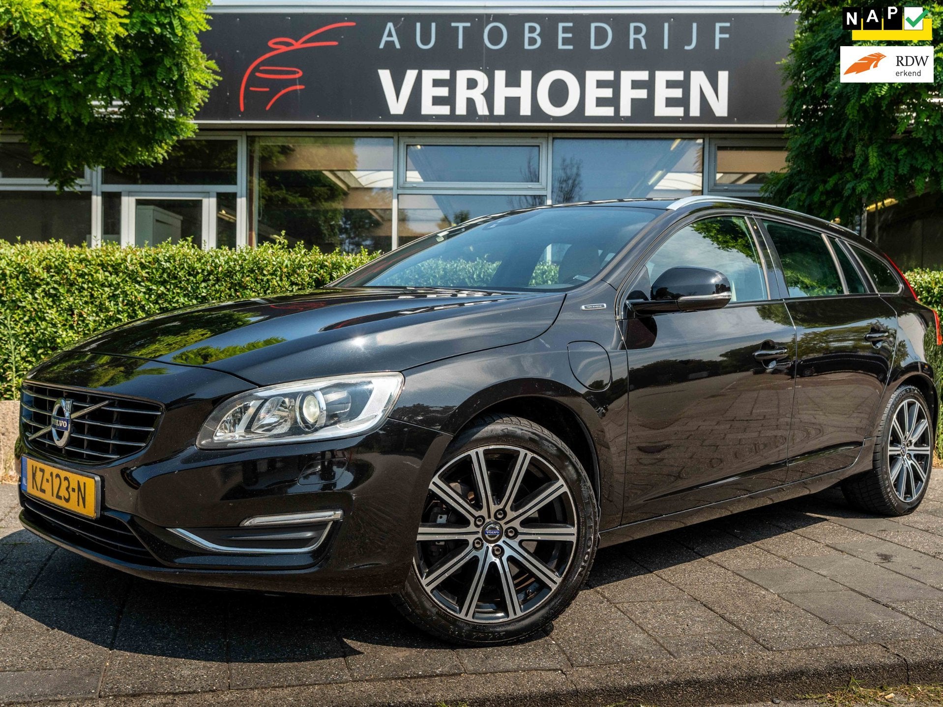 Volvo V60 2.4 D5 Twin Engine Special Edition - STOEL VERW -, Automaat, Euro 6, Vierwielaandrijving, 1880 kg