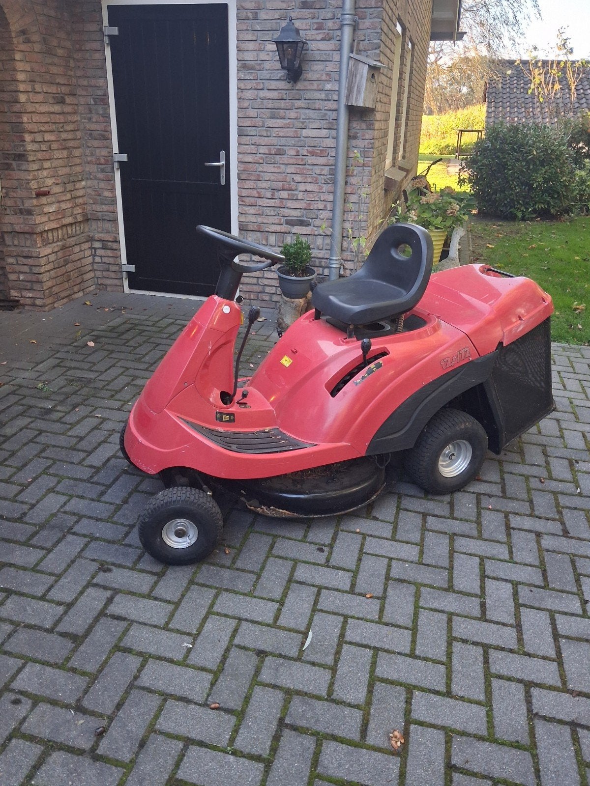 zitmaaier met opvang. Castelgarden, Gebruikt, Ophalen of Verzenden, Opvangbak, Benzine-grasmaaier