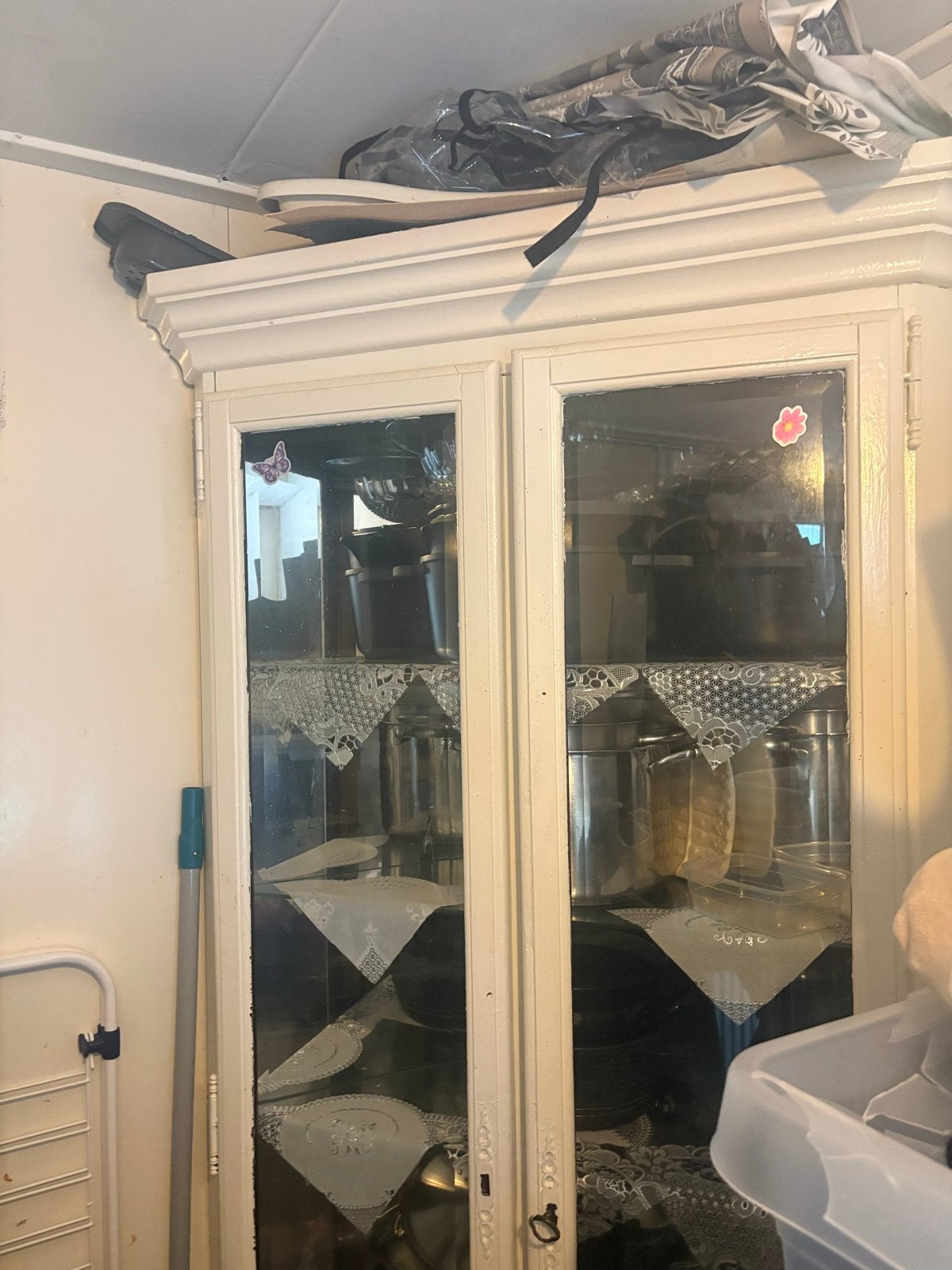Antieke vitrinekast met glazen deuren, Ophalen of Verzenden