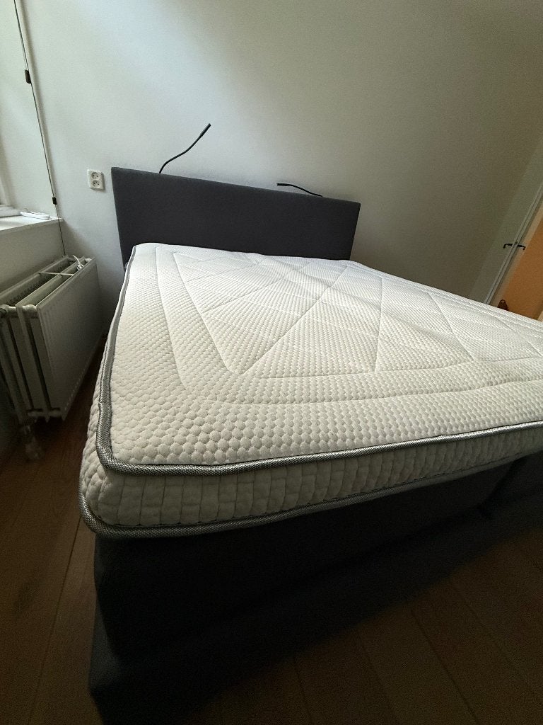 Bed - Boxspring Swiss Sense – 180x200 – Waterschade, Ophalen, Overige materialen, Gebruikt, Tweepersoons