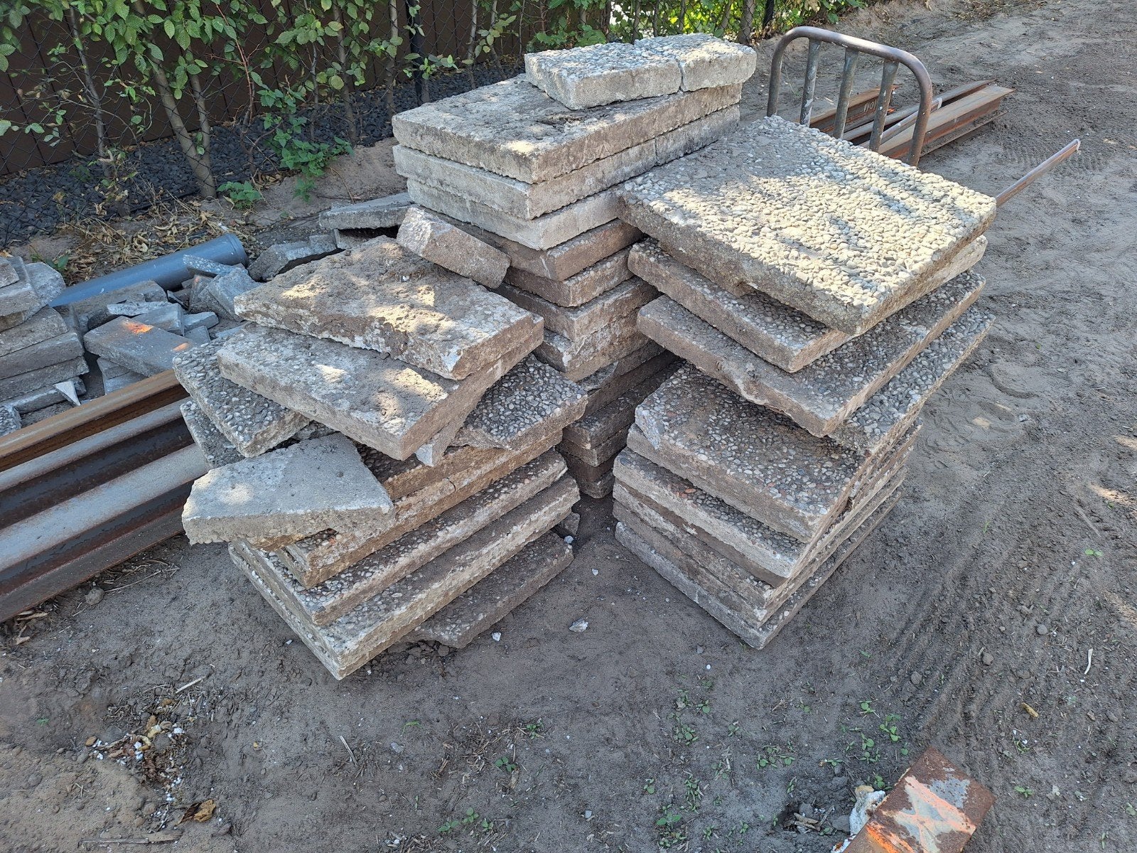 gratis Gebruikte betonnen terrastegels, Tuin en Terras, Tegels en Klinkers, Ophalen, Gebruikt, 10 m² of meer, Beton