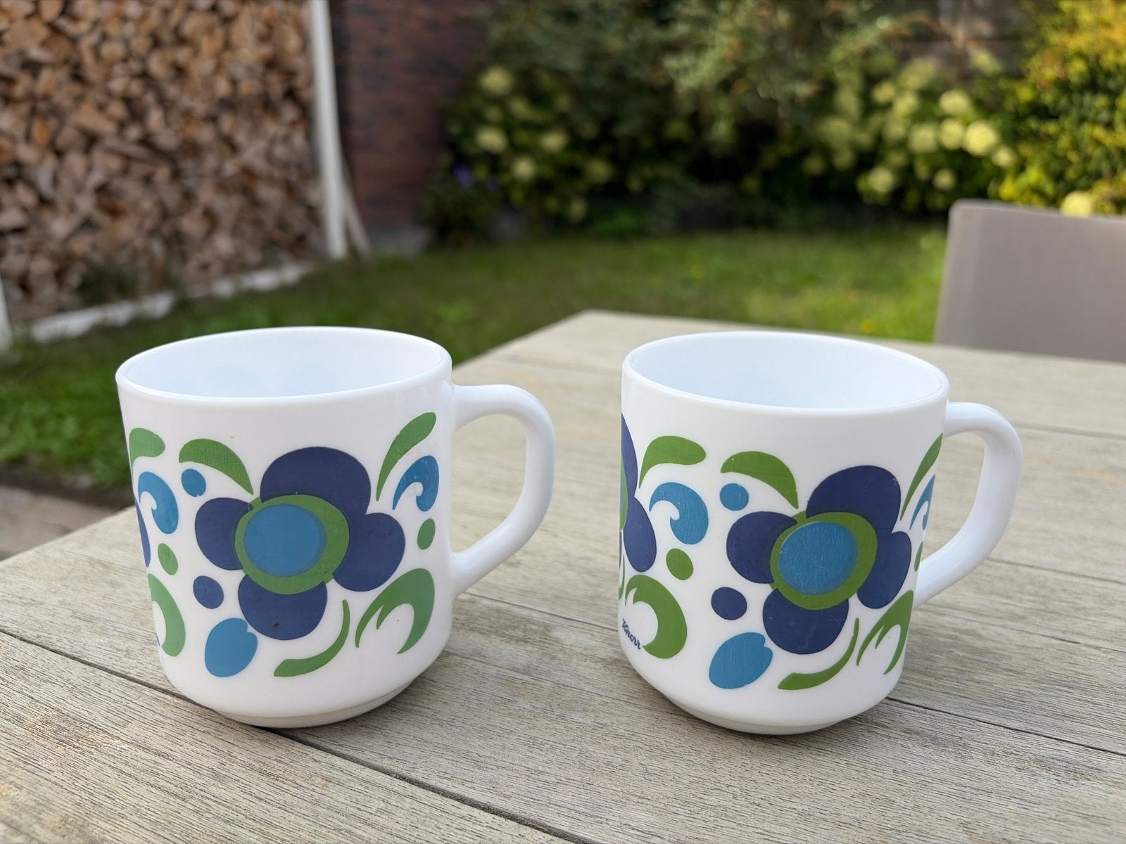 Set van 2 vintage Knorr Arcopal mokken, Keramiek, Vintage, Zo goed als nieuw, Mok