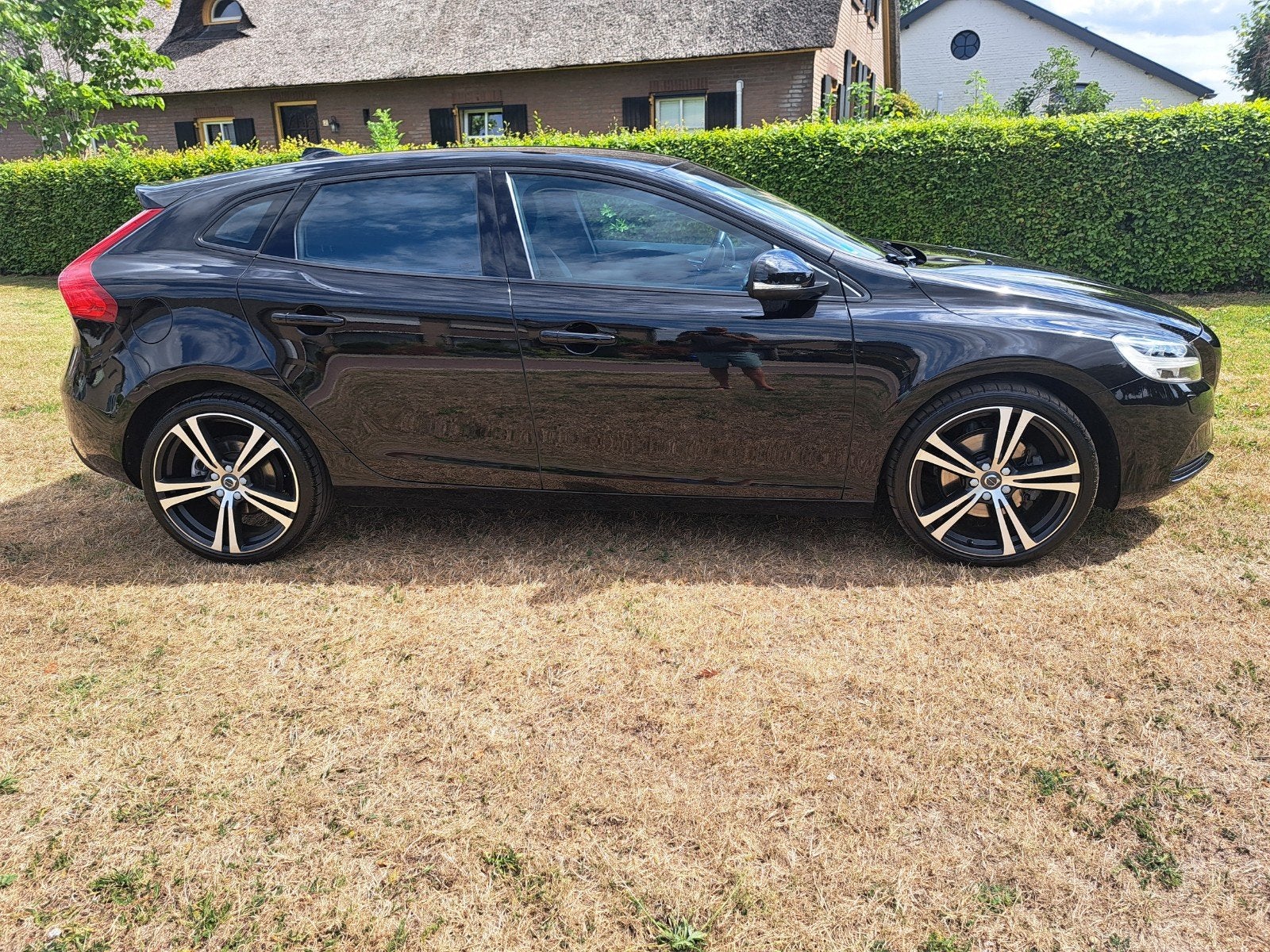 Volvo V40 2.0 T3,NAP, 152PK Dec.2017 Zwart, Voorwielaandrijving, 4 cilinders, Zwart, Handgeschakeld