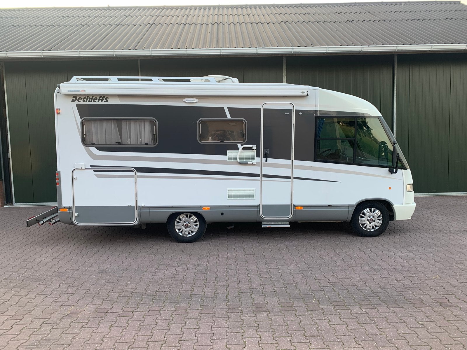 Camper Dethleffs Globetrotter, Integraal, Ringverwarming, Fiat, 6 tot 7 meter