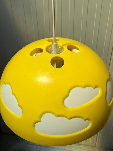 Skojig wolkenlamp Henrik Preutz jaren 90 hanglamp geel, Huis en Inrichting, Kunststof, Gebruikt, Jaren 90, .
