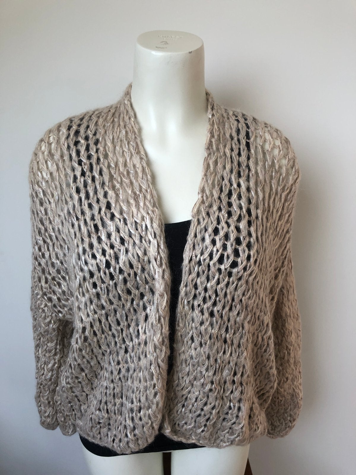 Kiro by kim beige luchtig gebreid openvallend oversized, Maat 38/40 (M), Beige, Nieuw, Ophalen of Verzenden