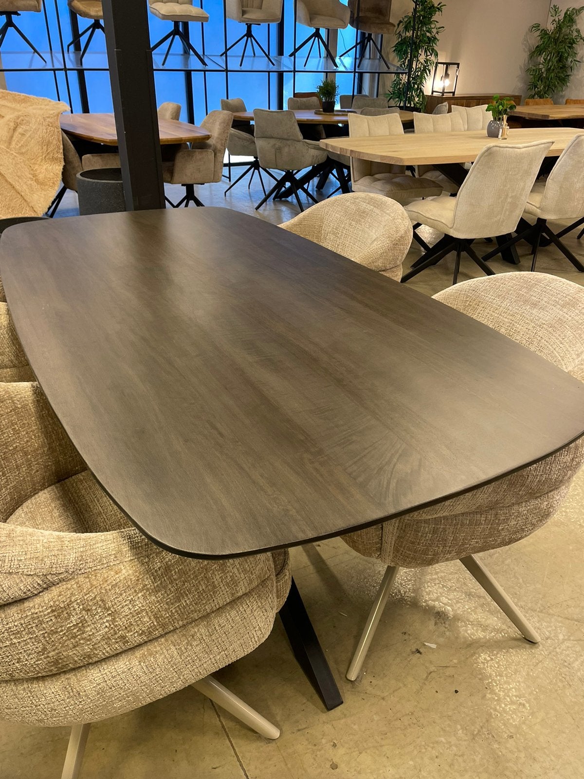 LEEGVERKOOP GOEDKOOPSTE NEDERLAND TAFEL DEENS OVAAL VOORRAAD, Bruin, Nieuw, Ophalen of Verzenden, Modern