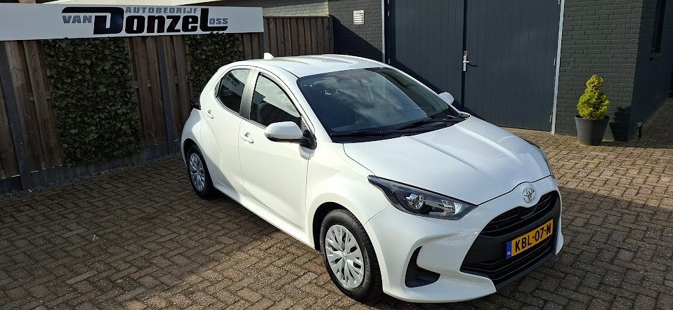 Toyota Yaris 1.0 VVT-i Active Appel-carplay - dealer onderho, Auto's, Voorwielaandrijving, Stof, 517 kg, Wit