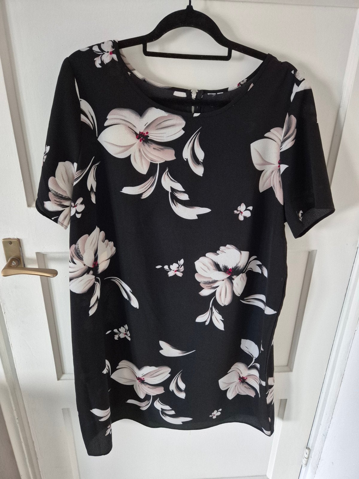 nieuwe jurk maten ok naar ok 65cm..lengte 95 cm, Kleding | Dames, Ophalen of Verzenden, Zo goed als nieuw, Zwart, Jurk