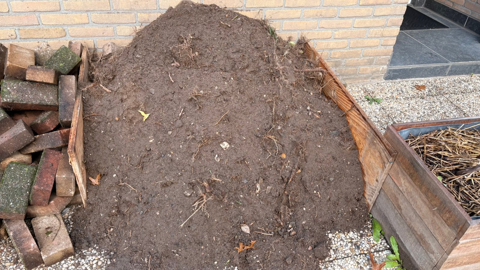 4 Volle kruiwagens aan tuinaarde/opvul grond., Ophalen, Tuinaarde