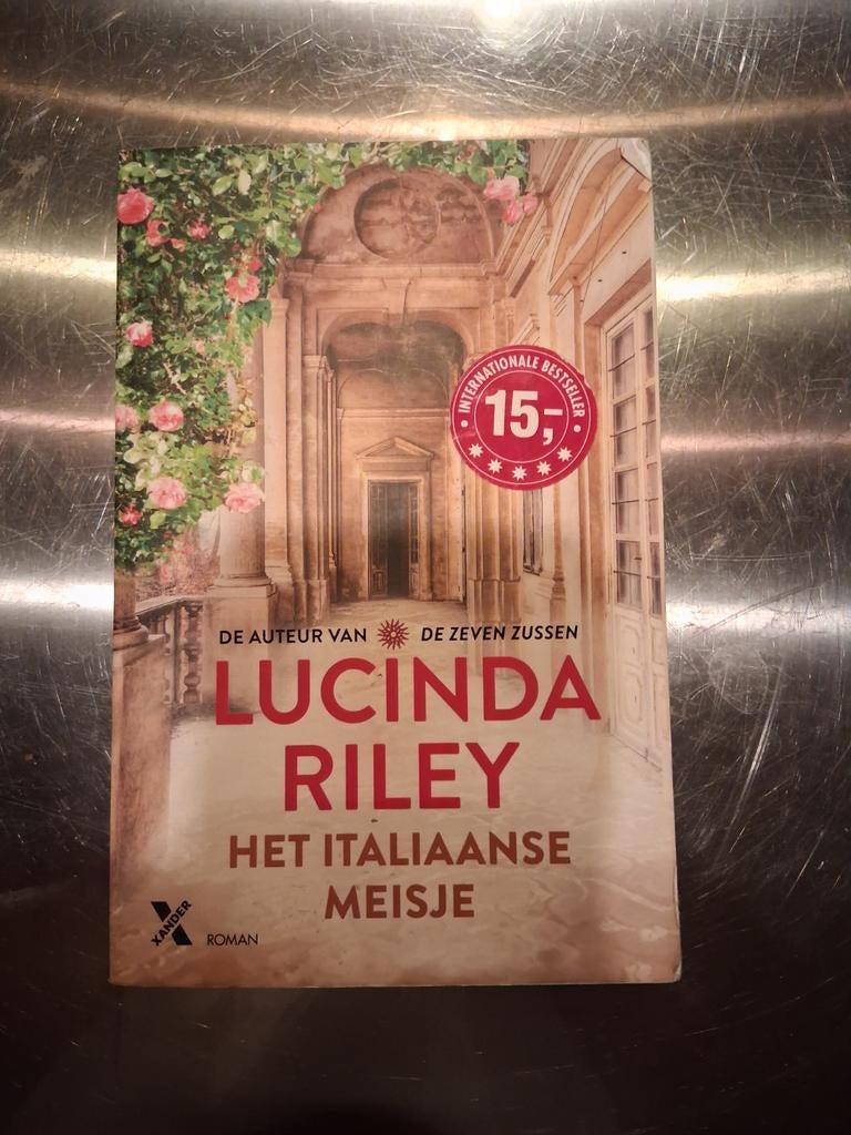 Lucinda Riley - Het Italiaanse meisje, Ophalen of Verzenden, Zo goed als nieuw, Lucinda Riley