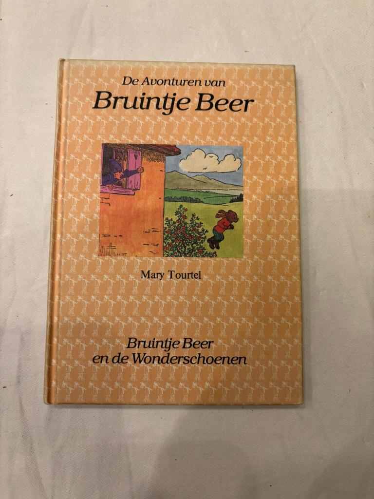 Bruintje beer en de wonderschoenen - mary tourtel boekje!, Ophalen of Verzenden, Zo goed als nieuw, Mary tourtel, Fictie algemeen