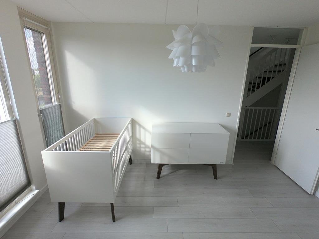 Complete Babykamer Kidsmill Sixties Wit Mat/Walnoot, Ophalen, Zo goed als nieuw, Jongetje of Meisje