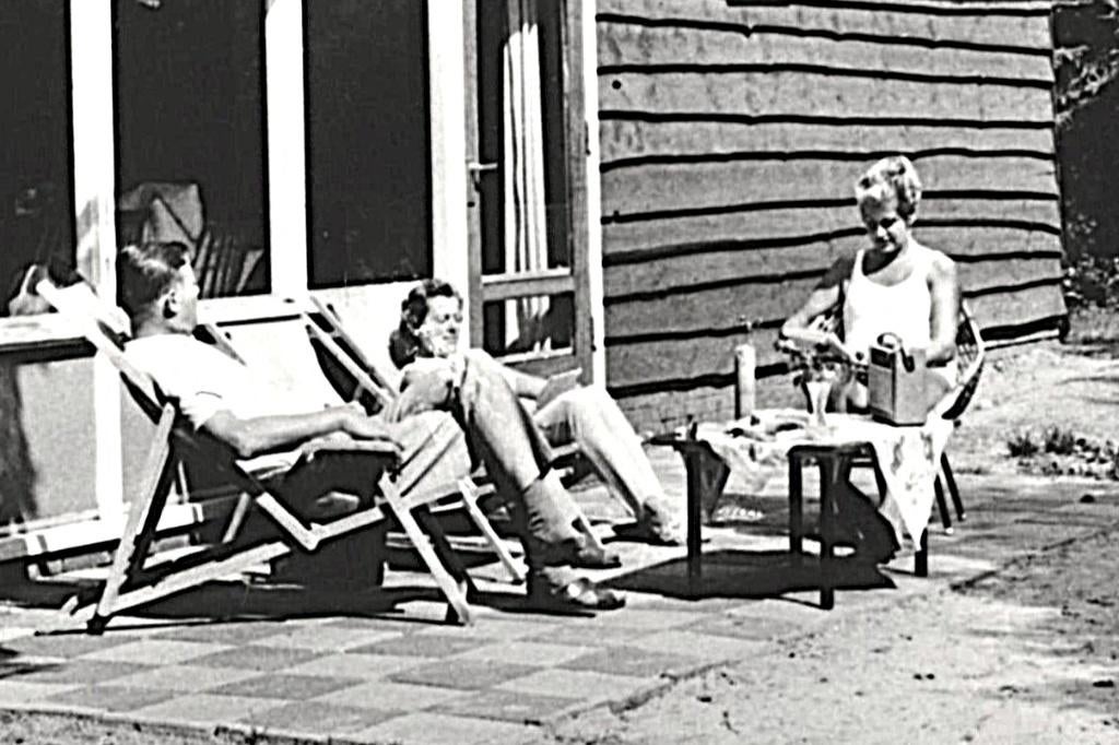 946336 Assen 1973 Bungalow Buiten Centrum Witterzomer, Ophalen of Verzenden, 1960 tot 1980, Gelopen, Drenthe