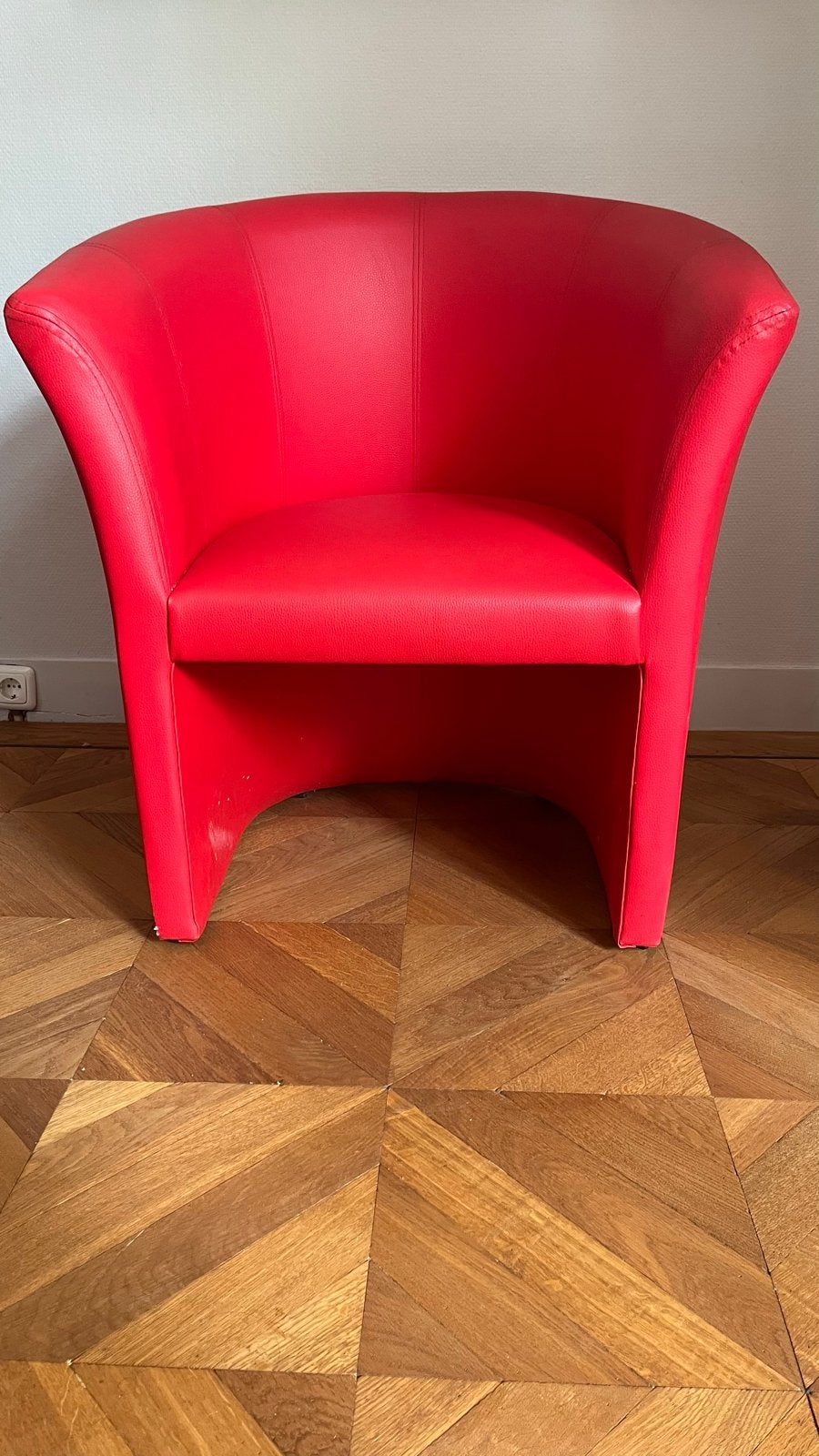 Moderne rode kuipfauteuil /clubfauteuil, Huis en Inrichting, Ophalen, Kunststof, Gebruikt, Minder dan 75 cm