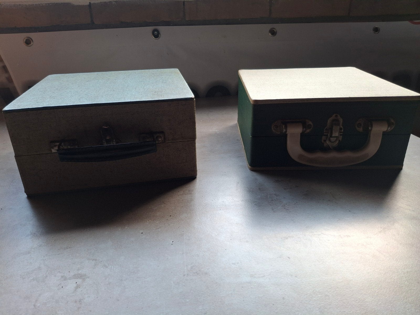 Vintage opbergboxen voor singles (set van 2), Ophalen of Verzenden, Gebruikt, Platenspeler-onderdeel, Overige merken