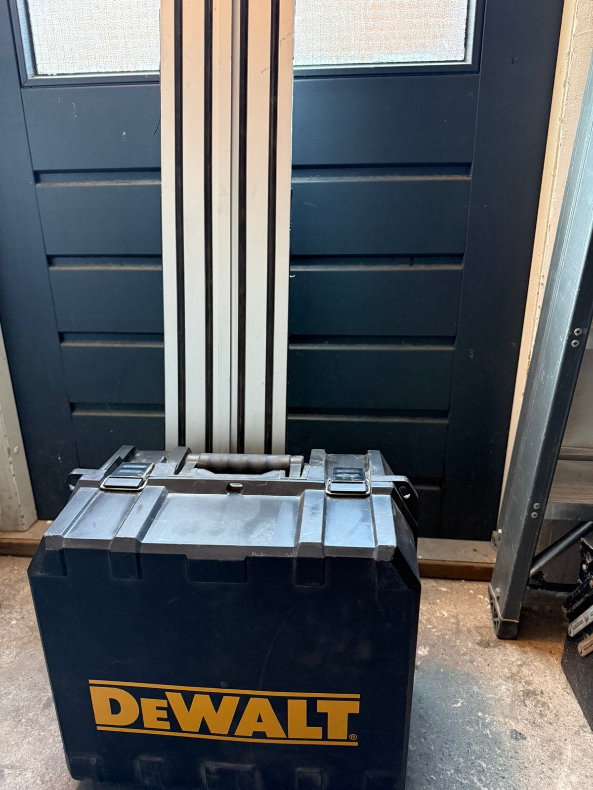 Foto 4 van DeWALT DWE576K-QS cirkelzaagmachine 1600W