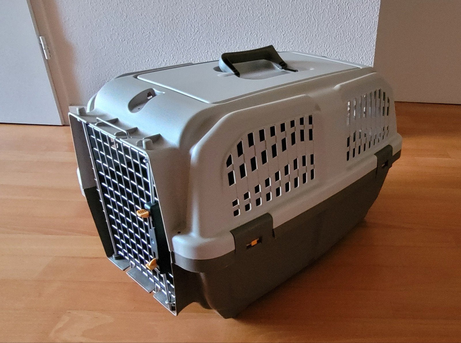 Trixie transportbox 60x40x39 incl. kussen, vlieggoedk., Ophalen, Zo goed als nieuw