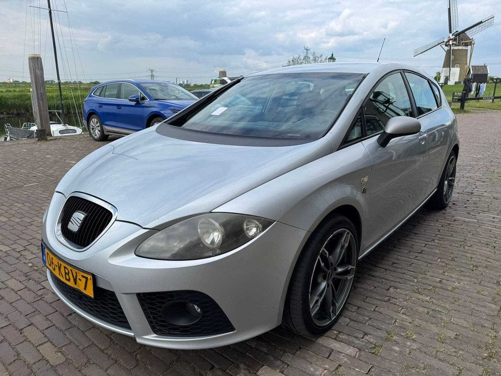 SEAT Leon 2.0 TFSI FR SPORT 06-KBV-7, Auto's, Seat, Gebruikt, Leon, Euro 4, 66 €/maand