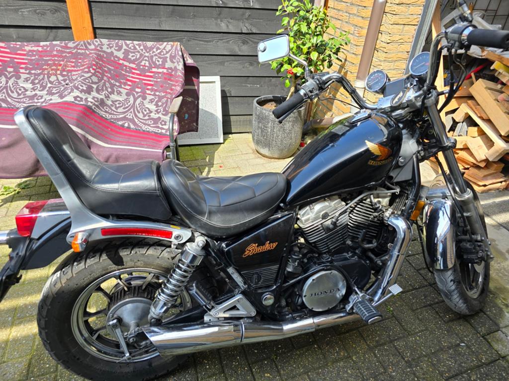 Honda VT700 shadow , bouwjaar 1984 , belastingvrij oldtimer, Motoren, Motoren | Honda, Cardan-aandrijving, 2 cilinders, Gebruikt
