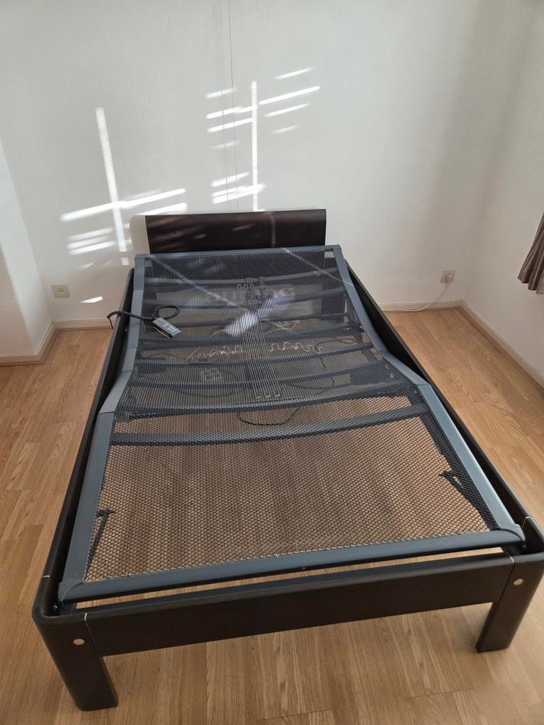 Comfortabel bed Auping met elektrisch verstelbare bodem, Huis en Inrichting, Slaapkamer | Bedden, Ophalen, Verstelbaar, Zwart