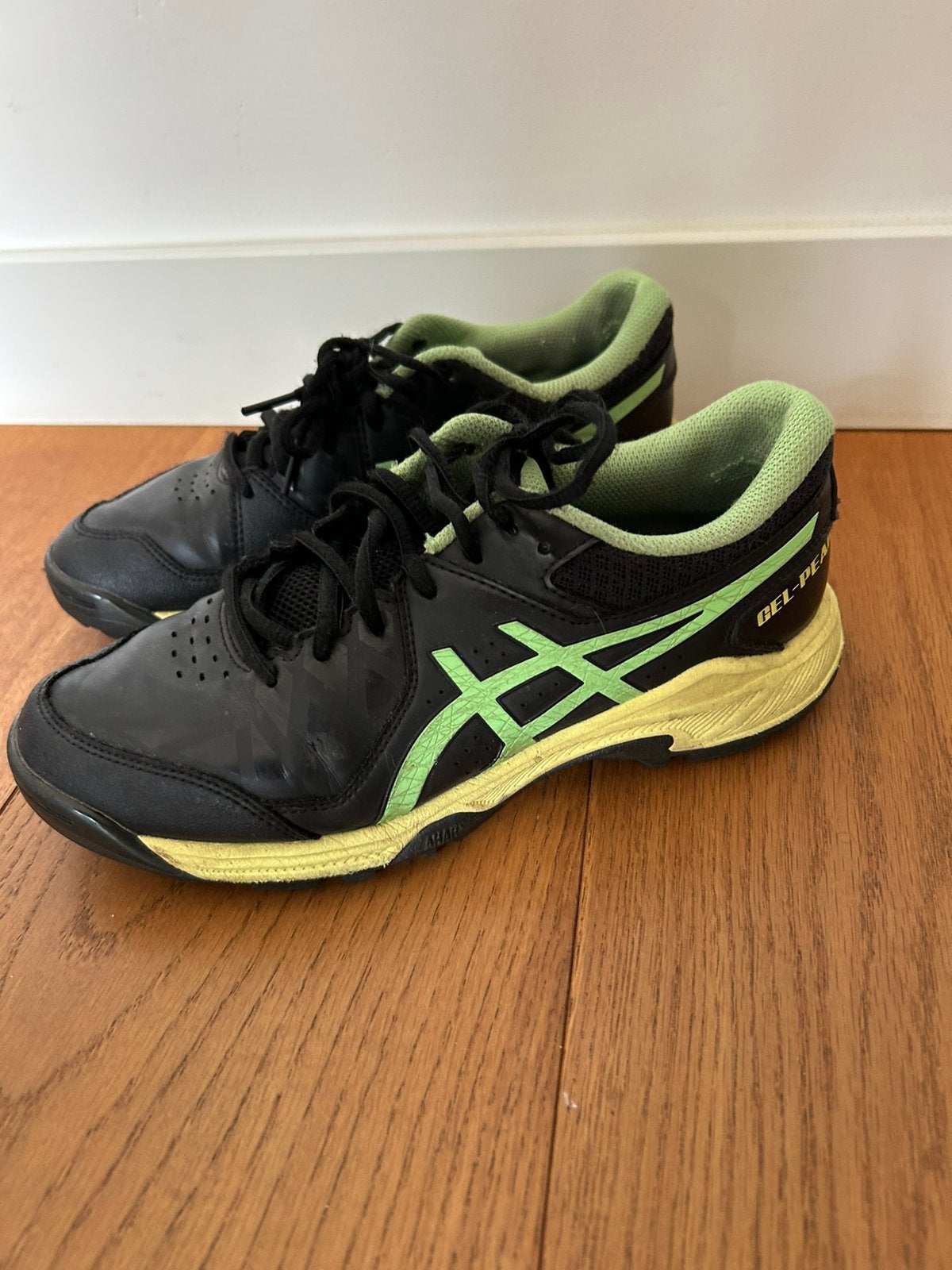 Asics gel-peake hockey schoenen maat 38 voor kunstgras, Ophalen of Verzenden, Zo goed als nieuw, Schoenen