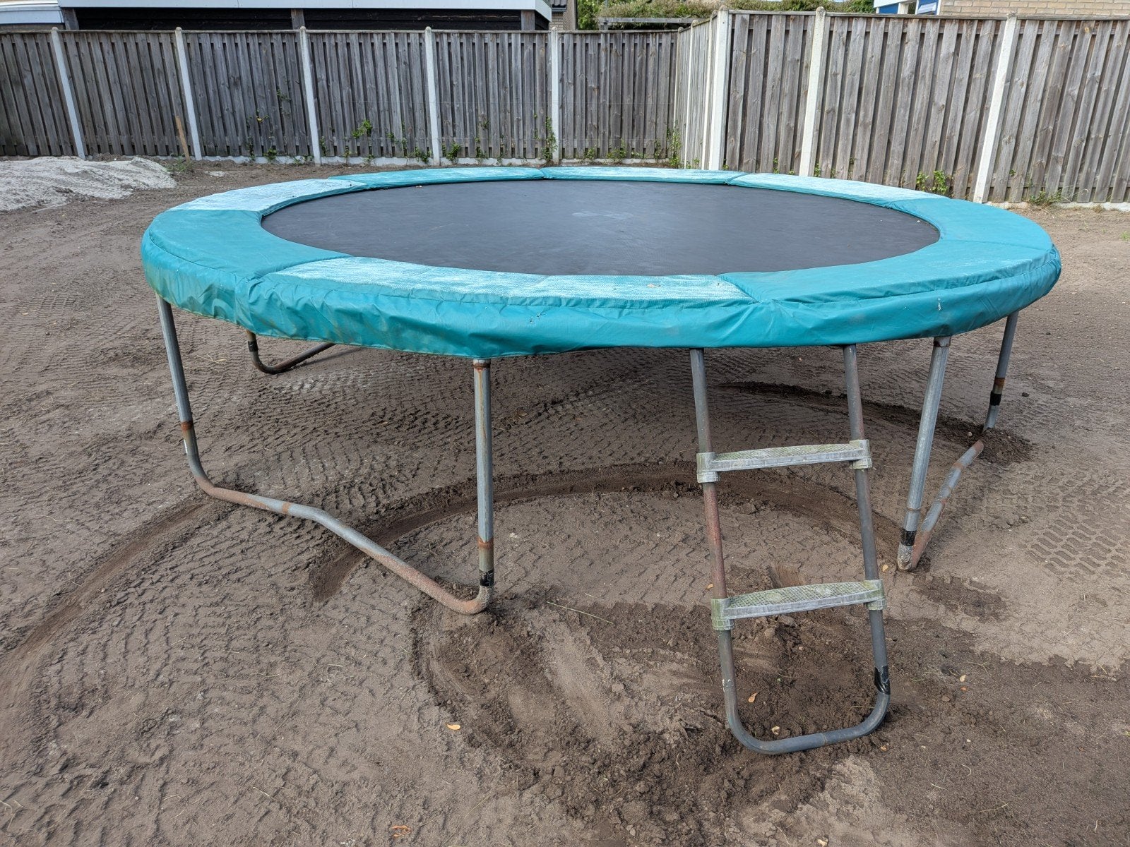 Grote ronde Berg trampoline (ca. 330 cm), Kinderen en Baby's, Speelgoed | Buiten | Trampolines, Ophalen, Gebruikt