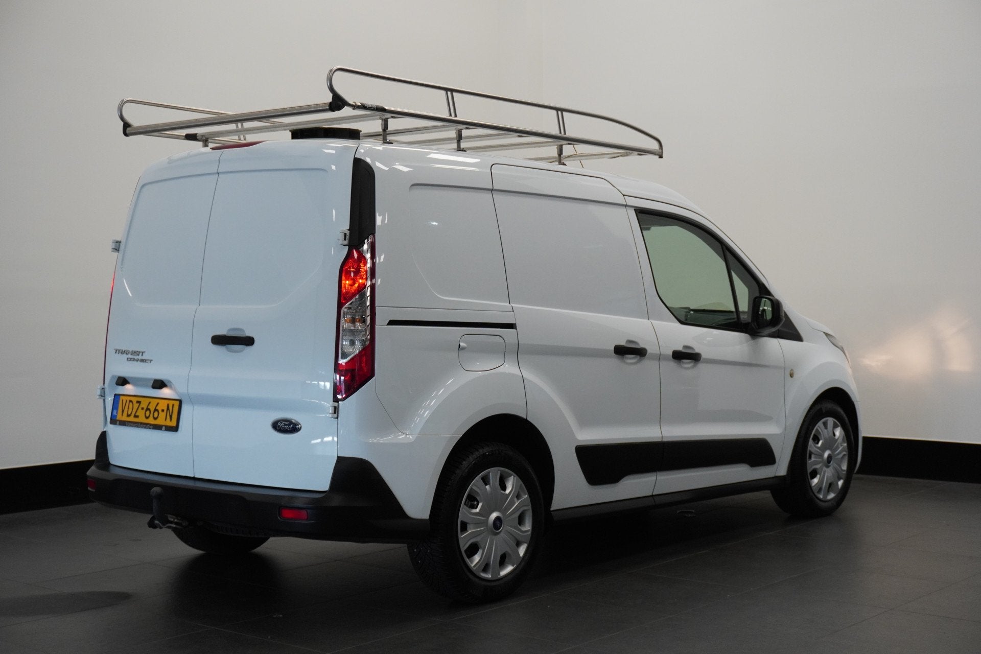 Ford Transit Connect 1.5 EcoBlue 100PK EURO 6 Airco - Cruise, Voorwielaandrijving, Gebruikt, 4 cilinders, Wit