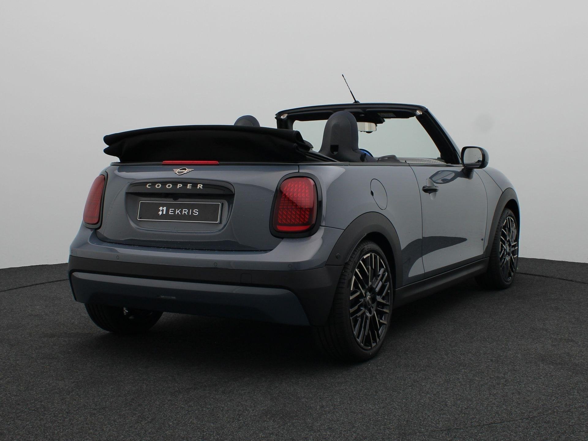 MINI Cabrio 2.0 Cooper C Favoured Trim | Pakket M, Auto's, 1998 cc, 15 km/l, Euro 6, Cabriolet