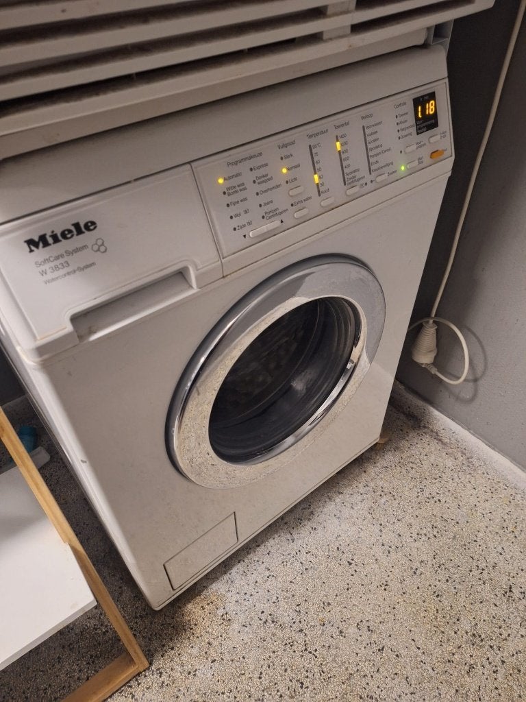 Miele wasmachine W3833, Ophalen, Gebruikt, Energieklasse A of zuiniger, Voorlader