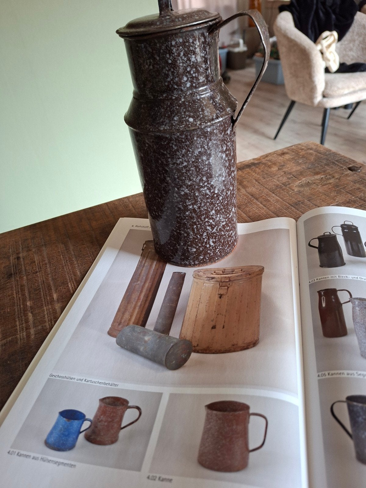 ww2 wo2 Duitse schenkkan emaille gemaakt van een huls, Ophalen of Verzenden, Duitsland, Hulzen of Bodemvondsten