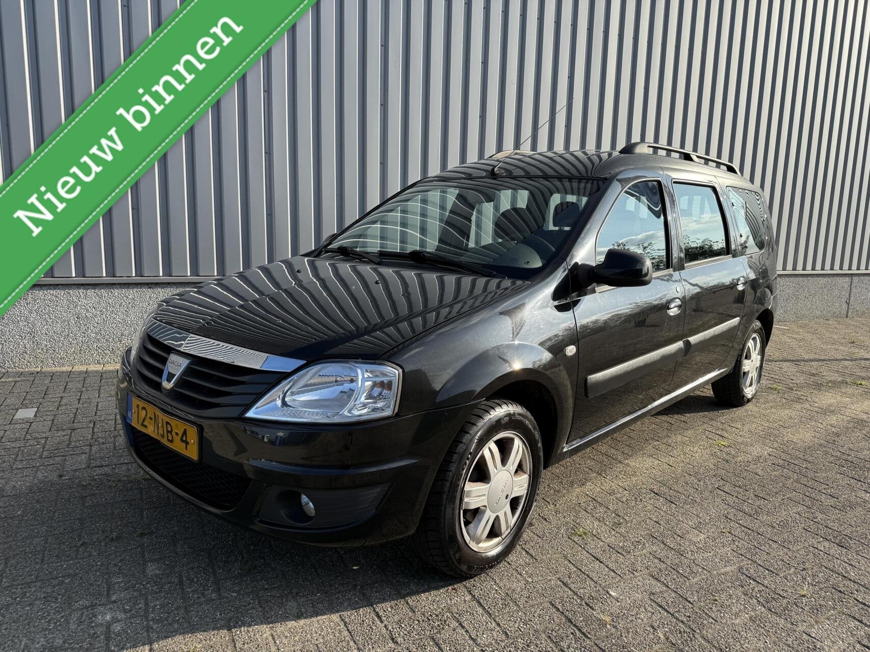 ✅ Dacia Logan MCV 1.6 Blackline 7 persoons, Auto's, Dacia, Gebruikt, 4 cilinders, 7 stoelen, Zwart