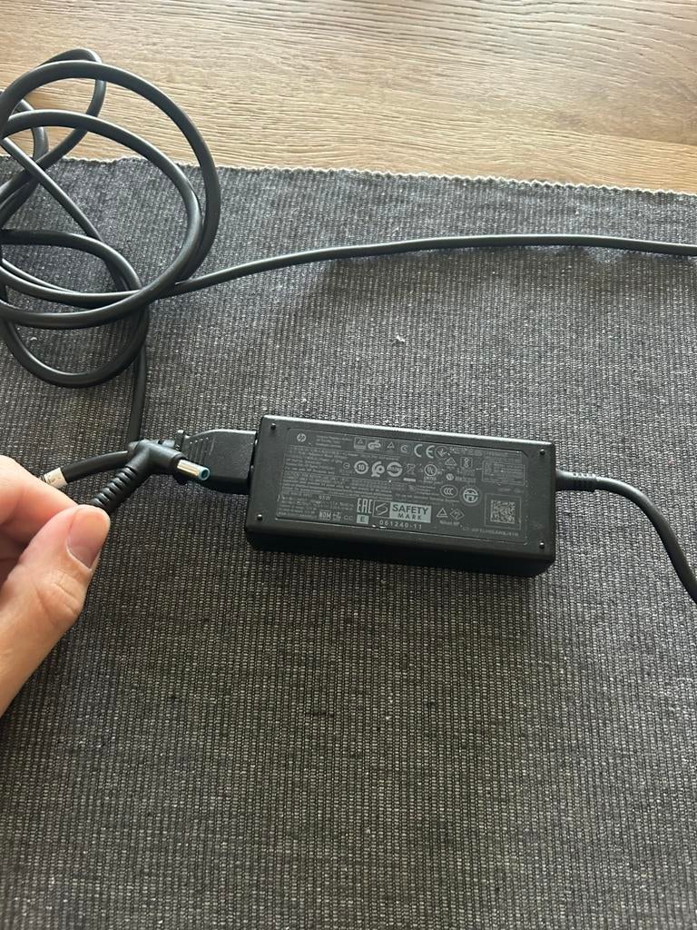 HP adapter/ oplader 65Watt, Ophalen of Verzenden, Zo goed als nieuw
