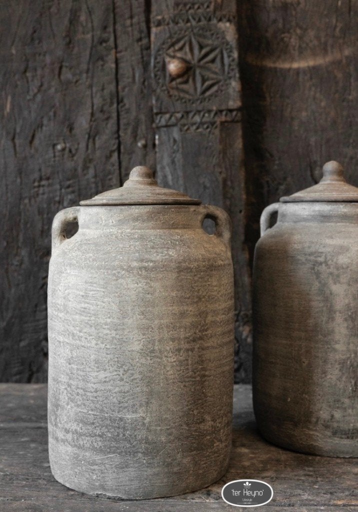 Stenen pot Old Barn steen grijs deksel stoer sober landelijk, Huis en Inrichting, Verzenden, Overige vormen, Handgemaakt, Steen of Aardewerk