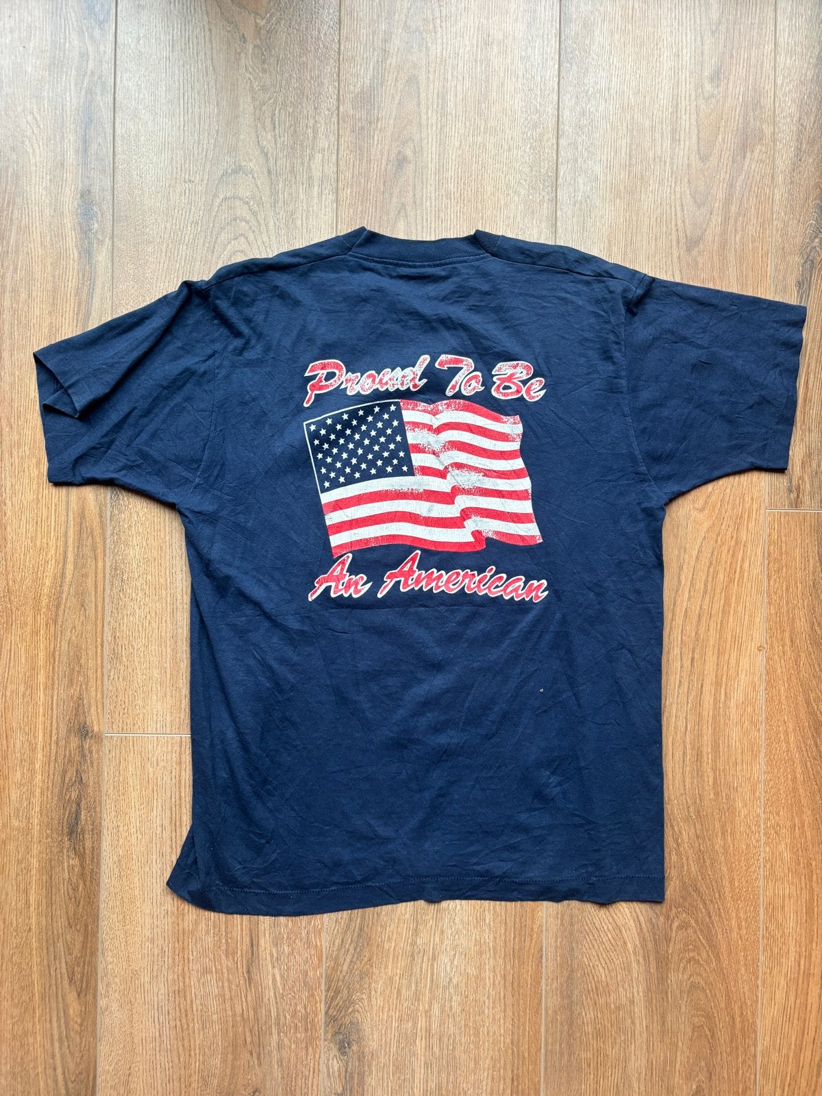Vintage T-shirt "Proud To Be An American" - Maat XL, Verzenden, Gedragen, Maat 56/58 (XL), Blauw
