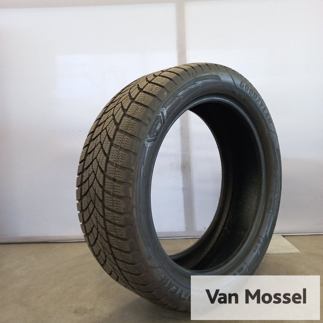 Goodyear UltraGrip Performance+ 235/50/R20 104T, Gebruikt, -, -, 235 mm