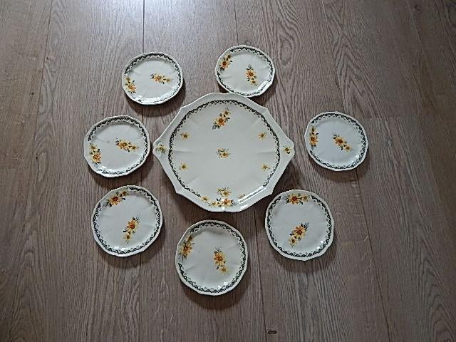 Leuk Gebakstel Société Ceramique Maestricht - antiek vintage, Overige materialen, Ophalen of Verzenden, Zo goed als nieuw, Bord(en)
