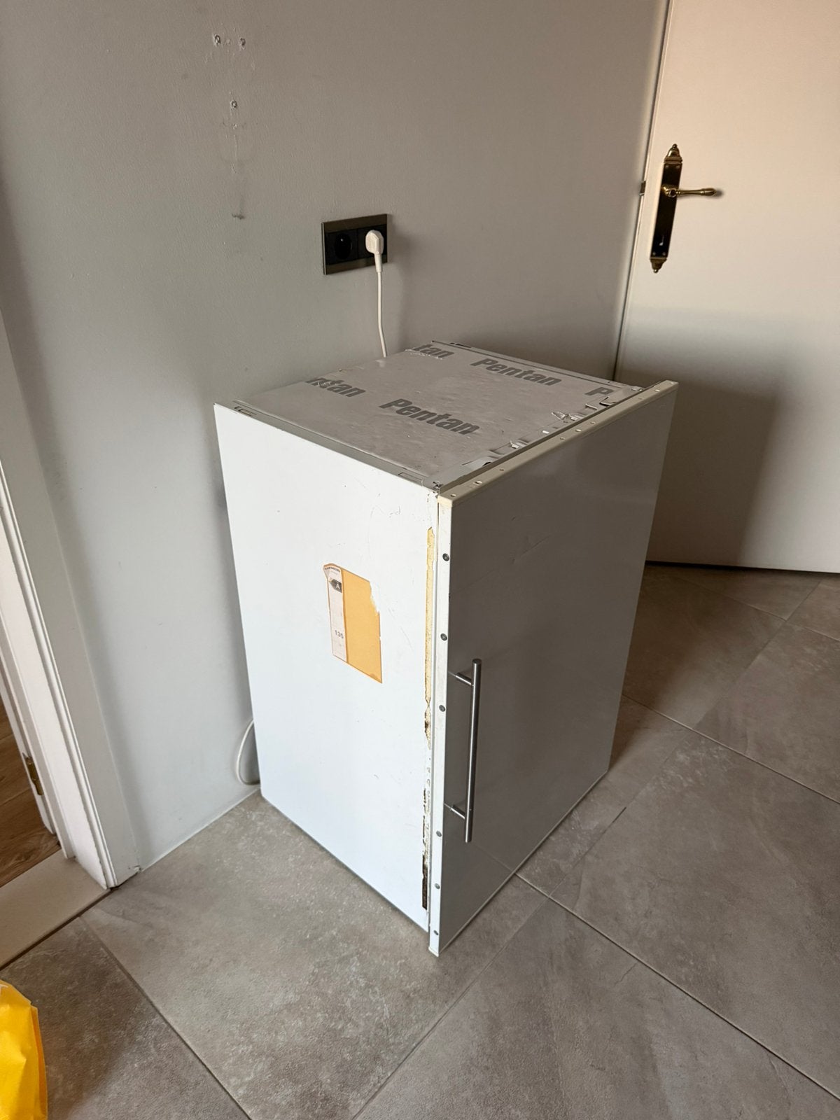 Koelkast, Huis en Inrichting, Woonaccessoires | Kisten, Ophalen, Zo goed als nieuw, 50 tot 75 cm