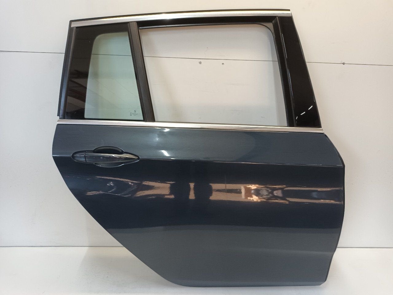 Portier rechts achter BMW 2 serie, Onderdelen@venauto.nl, Van der Ven Autorecycling B.V., Gebruikt, Ettenseweg 76, 4706 PB Roosendaal, The Netherlands