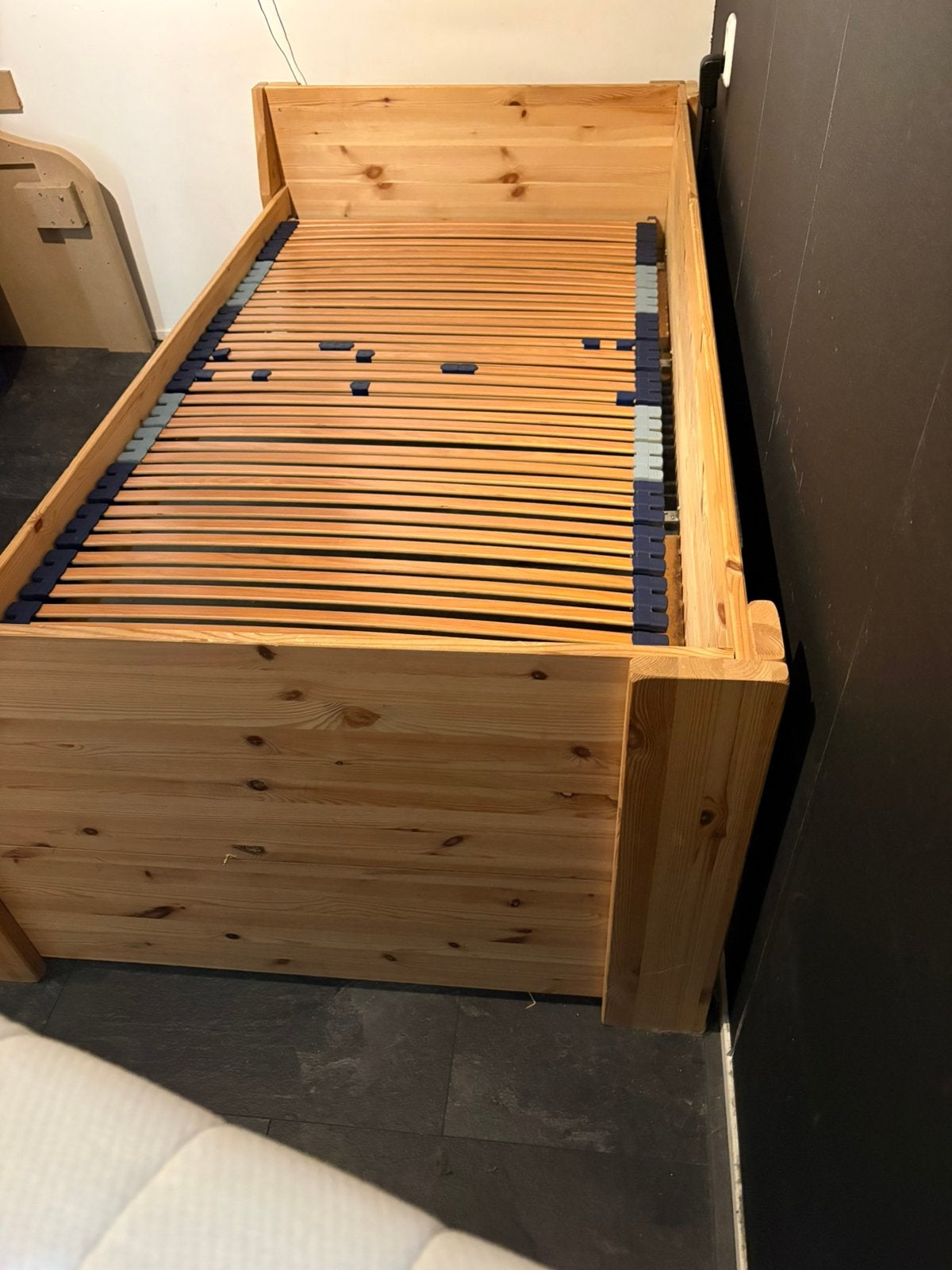 Houten 1 persoons bed, Ophalen, 100 cm, Eenpersoons, Zo goed als nieuw