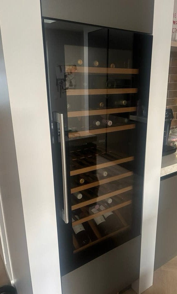 Avintage Wijnkoelkast - inbouw nishoogte +/- 122,5 cm, Ophalen, Gebruikt, Glas, 25 flessen of meer