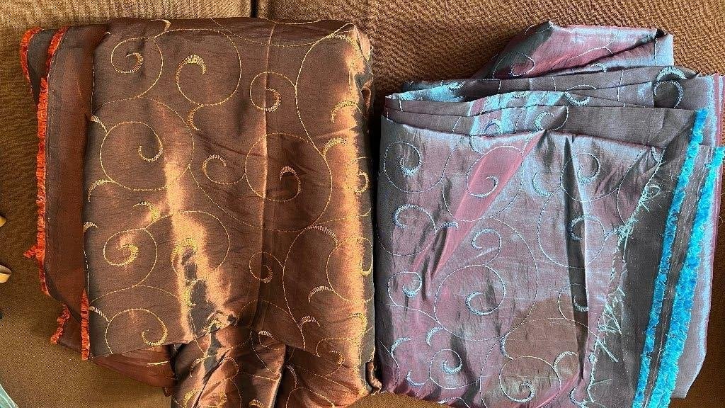 2x blauwe en bruin zijde stoffen voor interieur, Ophalen of Verzenden, Zo goed als nieuw