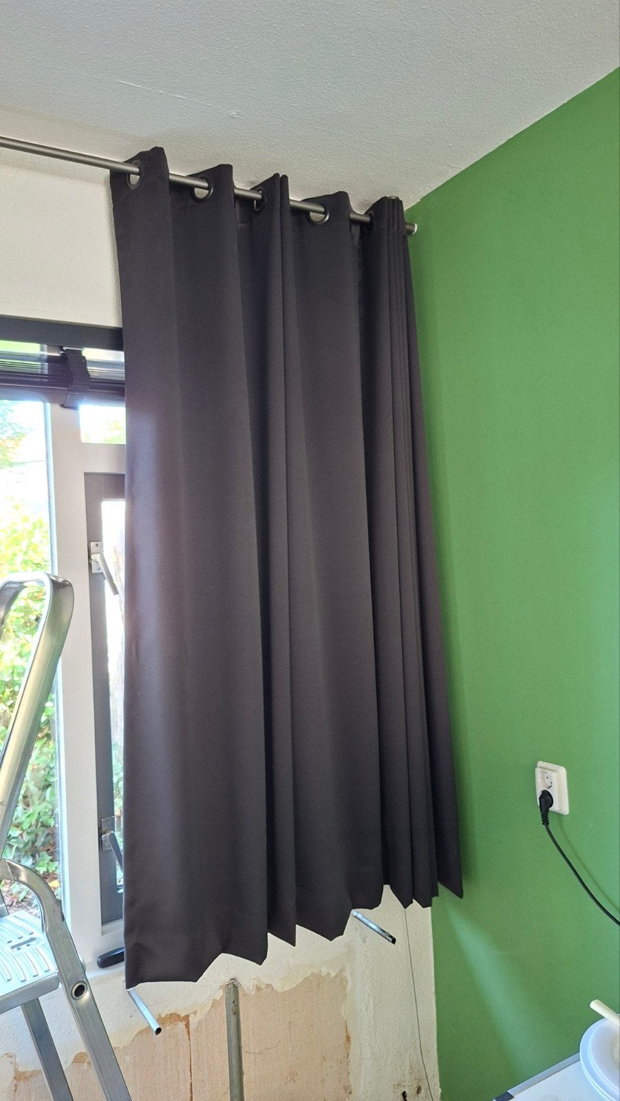 Gordijnen inclusief roede, Huis en Inrichting, Ophalen, Gebruikt, Inclusief montageonderdelen, Zwart